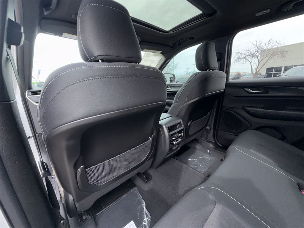 Thumbnail: 2026 Jeep Grand Cherokee - 13