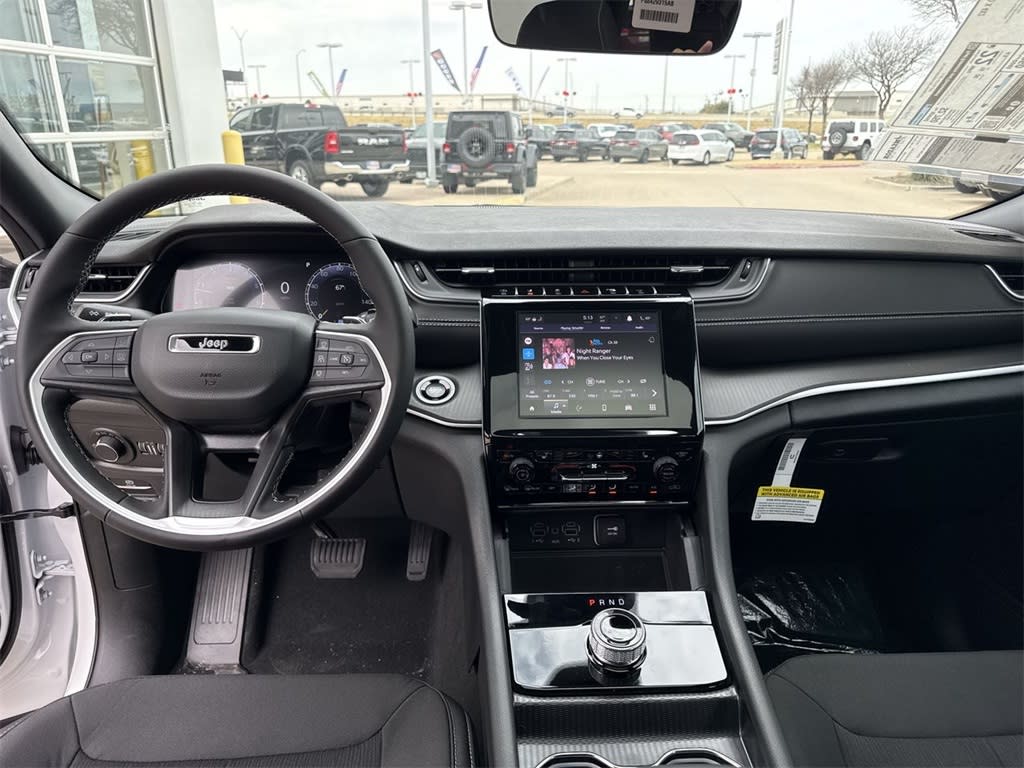 Thumbnail: 2026 Jeep Grand Cherokee - 10