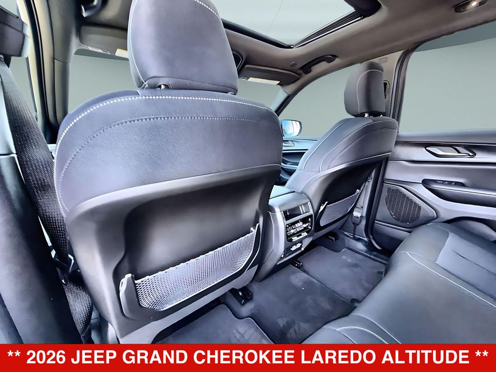 Thumbnail: 2026 Jeep Grand Cherokee - 9