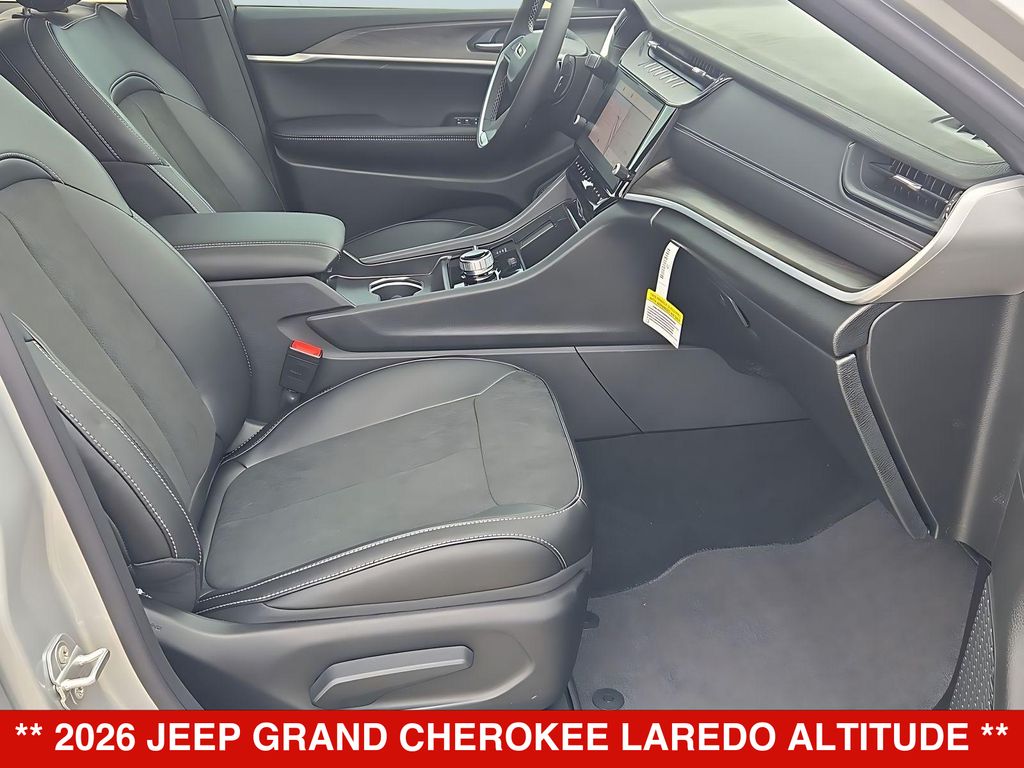 Thumbnail: 2026 Jeep Grand Cherokee - 12