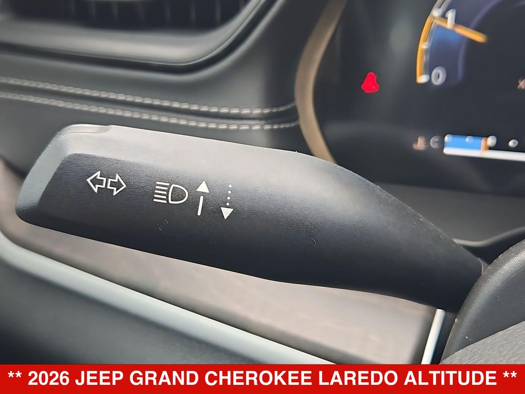 Thumbnail: 2026 Jeep Grand Cherokee - 17