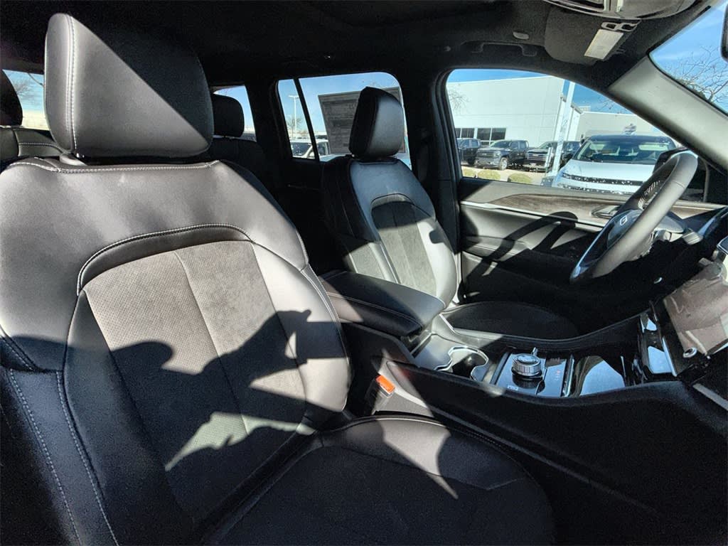 Thumbnail: 2026 Jeep Grand Cherokee - 12