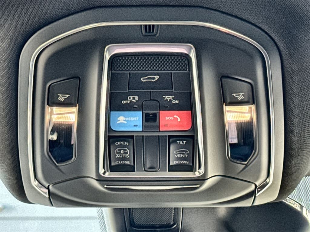 Thumbnail: 2026 Jeep Grand Cherokee - 24