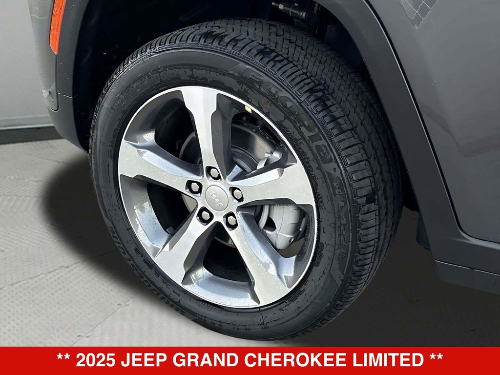 Thumbnail: 2025 Jeep Grand Cherokee - 7