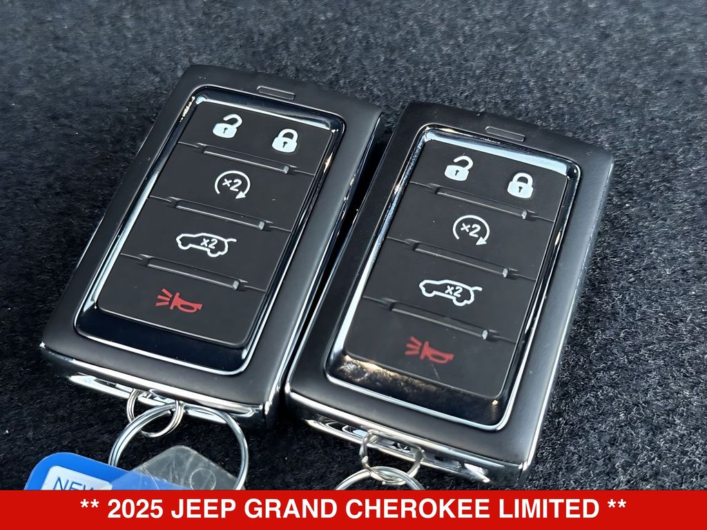 Thumbnail: 2025 Jeep Grand Cherokee - 16