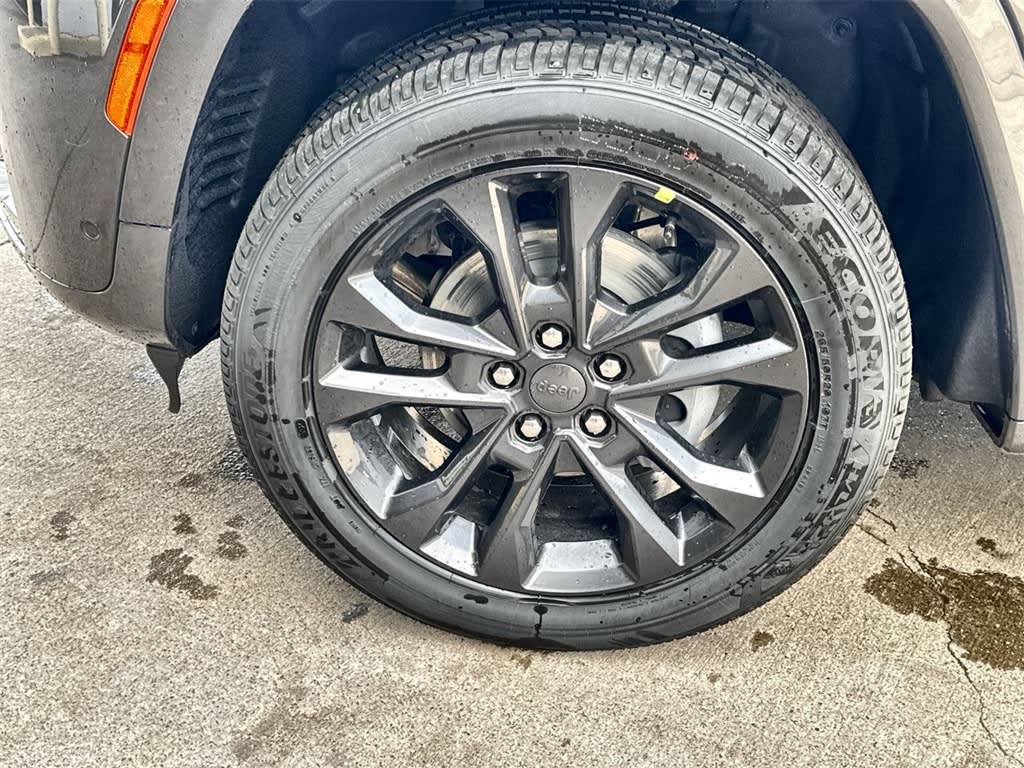 Thumbnail: 2026 Jeep Grand Cherokee - 8