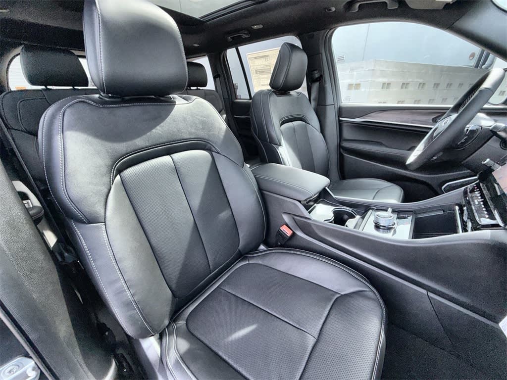 Thumbnail: 2026 Jeep Grand Cherokee - 12