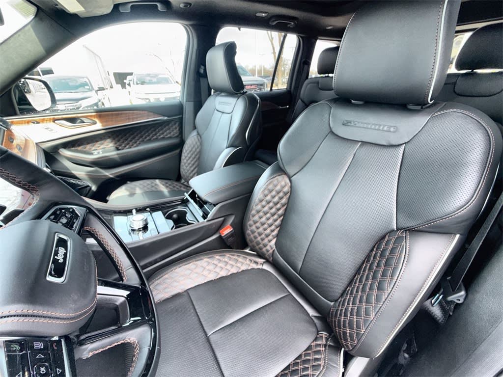 Thumbnail: 2026 Jeep Grand Cherokee - 10