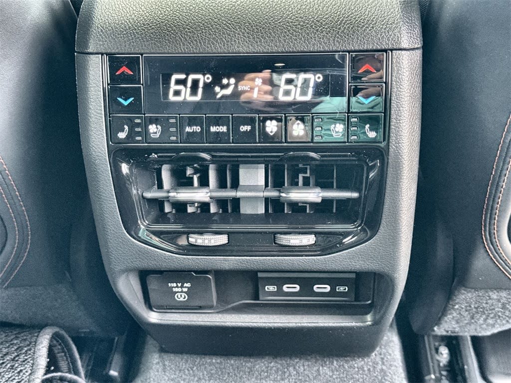 Thumbnail: 2026 Jeep Grand Cherokee - 23