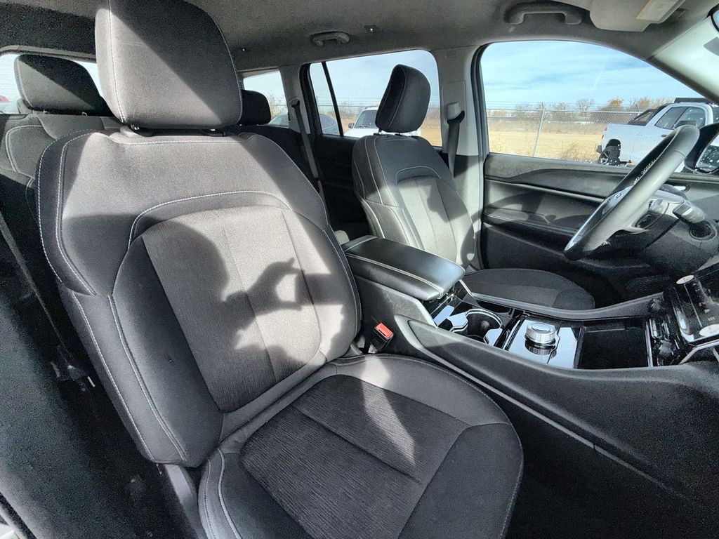 Thumbnail: 2023 Jeep Grand Cherokee L - 11