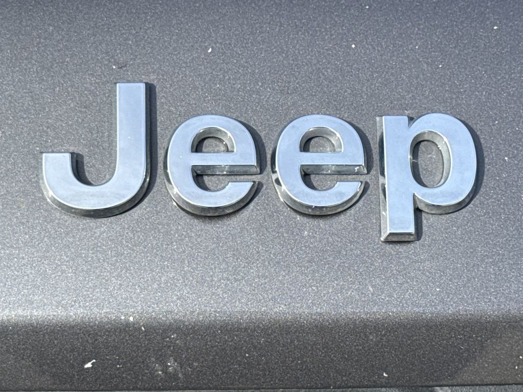 Thumbnail: 2023 Jeep Grand Cherokee L - 7