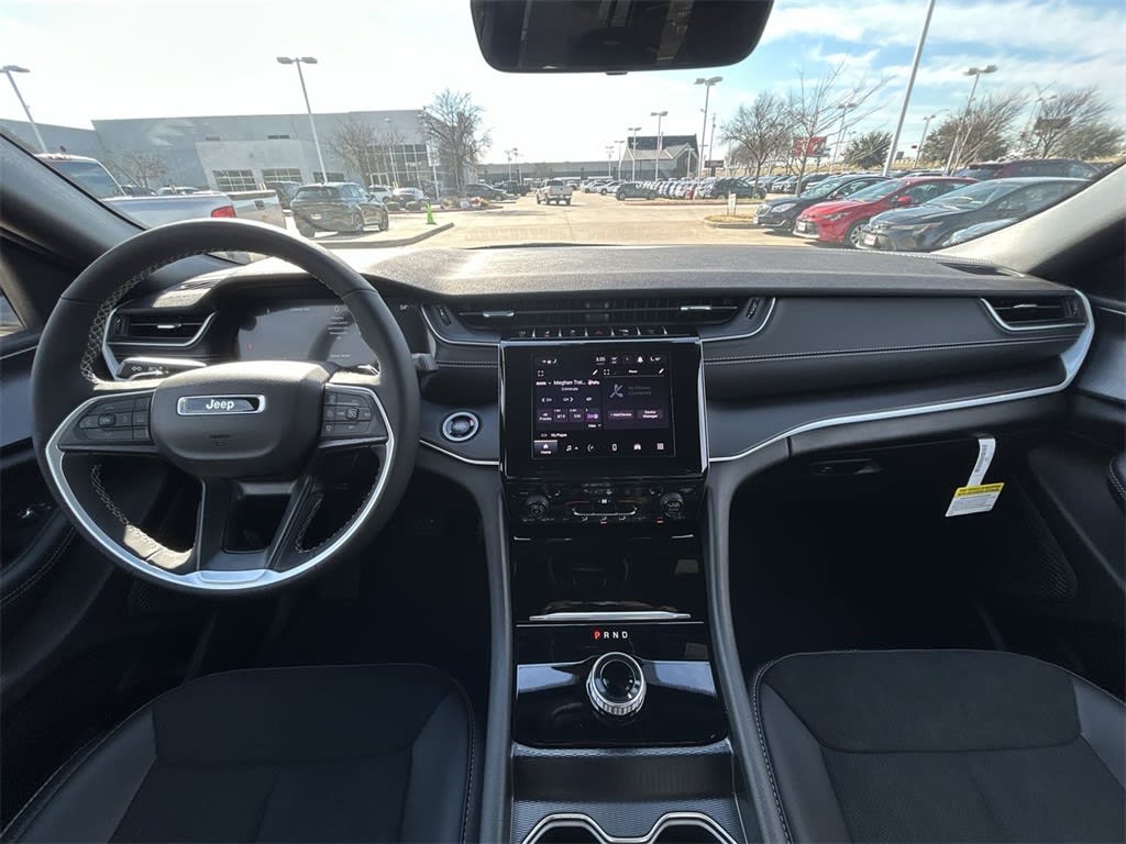 2025 Jeep Grand Cherokee L Altitude 14