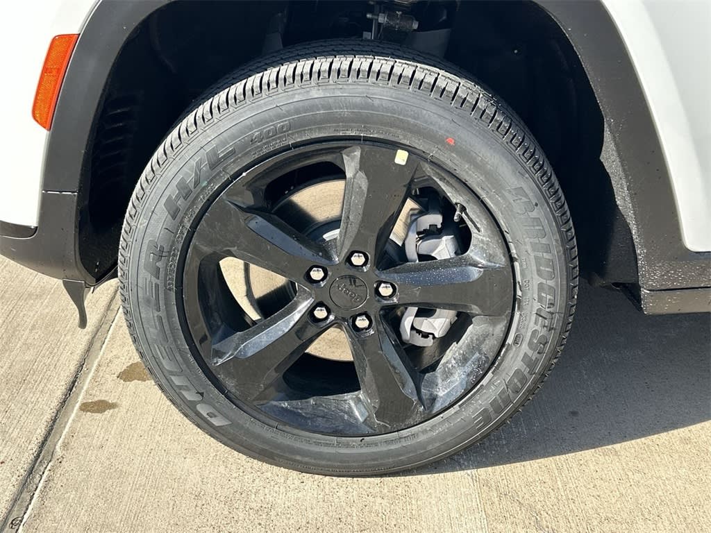 2025 Jeep Grand Cherokee L Altitude 8