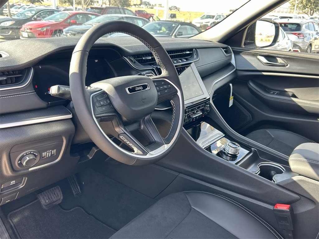 2025 Jeep Grand Cherokee L Altitude 2