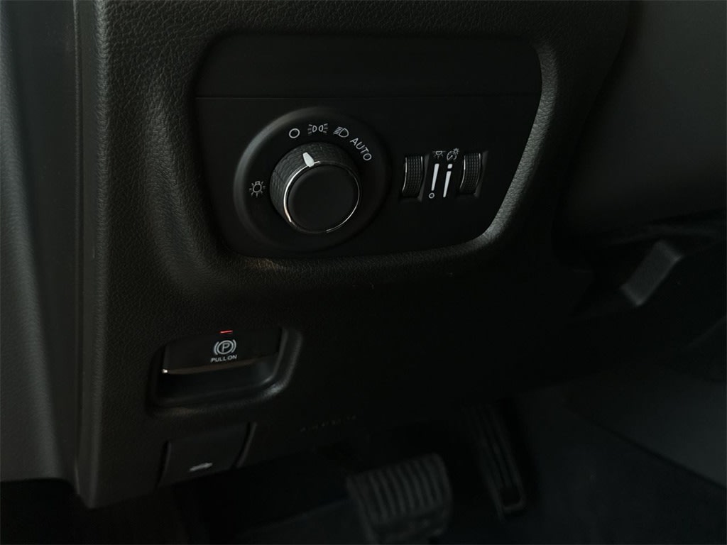 Thumbnail: 2024 Jeep Grand Cherokee L - 23