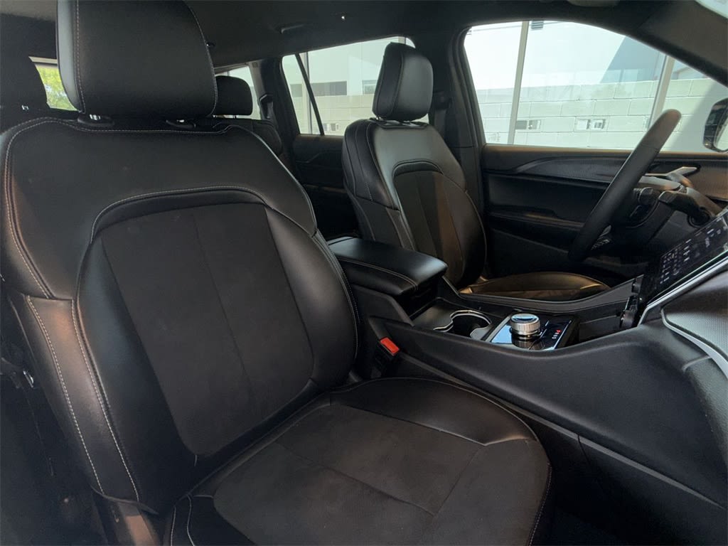 Thumbnail: 2024 Jeep Grand Cherokee L - 11