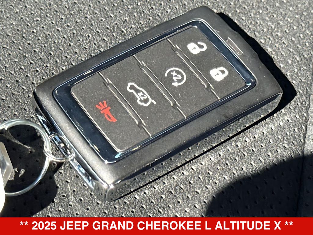 Thumbnail: 2025 Jeep Grand Cherokee L - 19