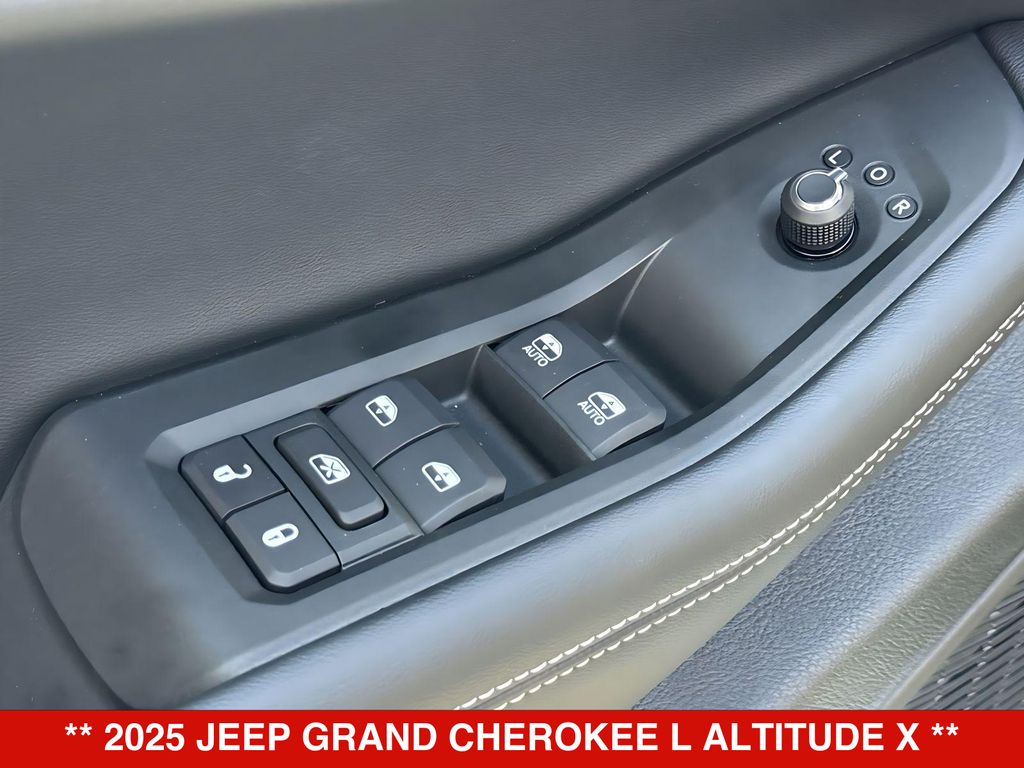 Thumbnail: 2025 Jeep Grand Cherokee L - 25