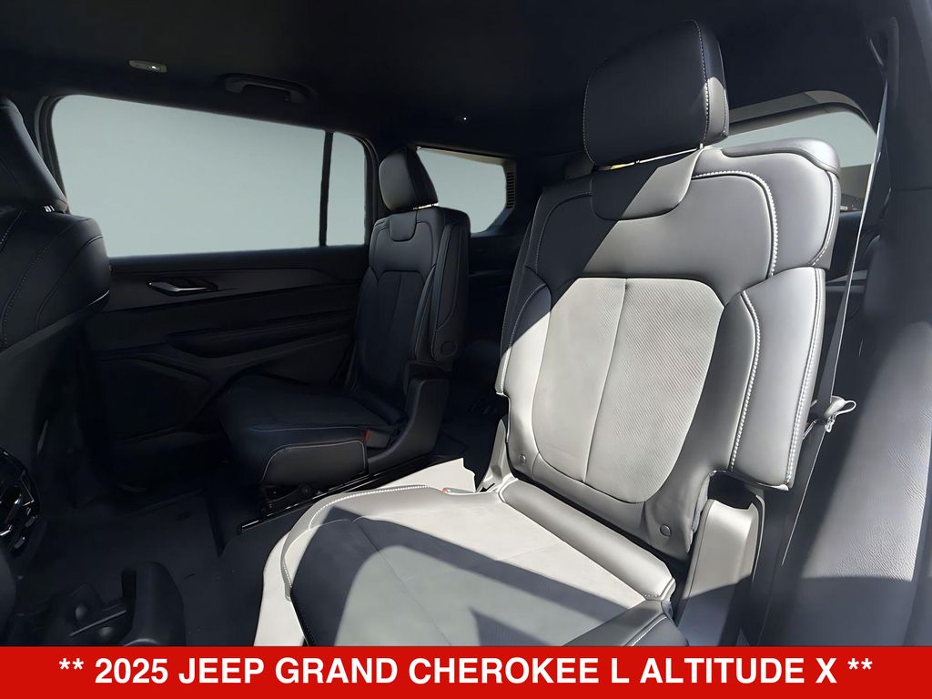 Thumbnail: 2025 Jeep Grand Cherokee L - 21