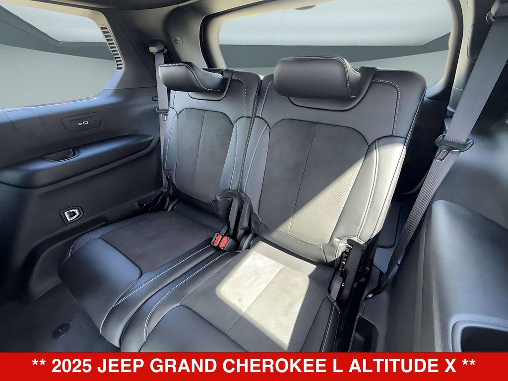 Thumbnail: 2025 Jeep Grand Cherokee L - 22