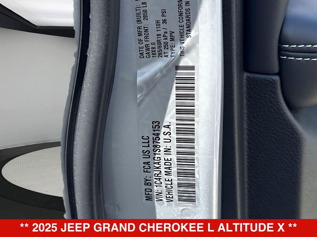 Thumbnail: 2025 Jeep Grand Cherokee L - 20