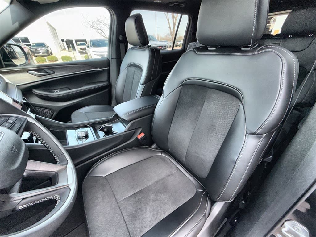 Thumbnail: 2026 Jeep Grand Cherokee L - 11