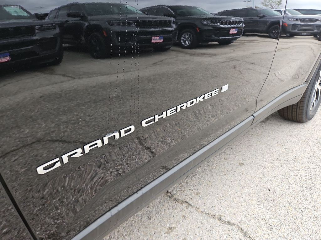 Thumbnail: 2025 Jeep Grand Cherokee L - 25