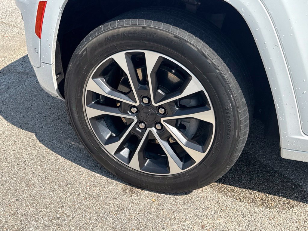 Thumbnail: 2022 Jeep Grand Cherokee L - 8
