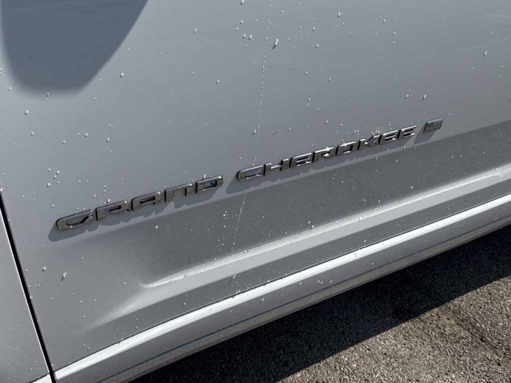 Thumbnail: 2022 Jeep Grand Cherokee L - 18