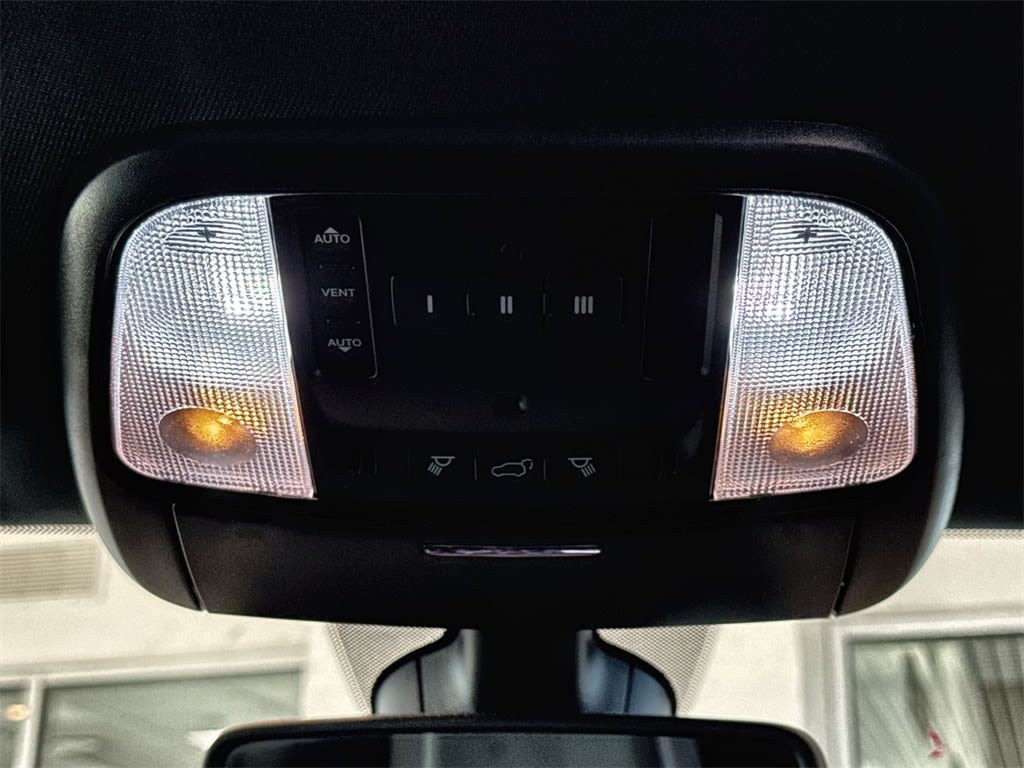 Thumbnail: 2022 Dodge Durango - 23