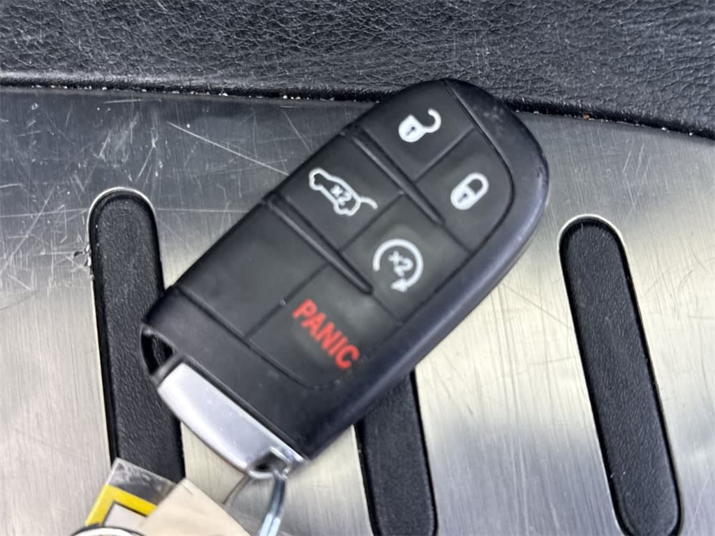 Thumbnail: 2022 Dodge Durango - 24