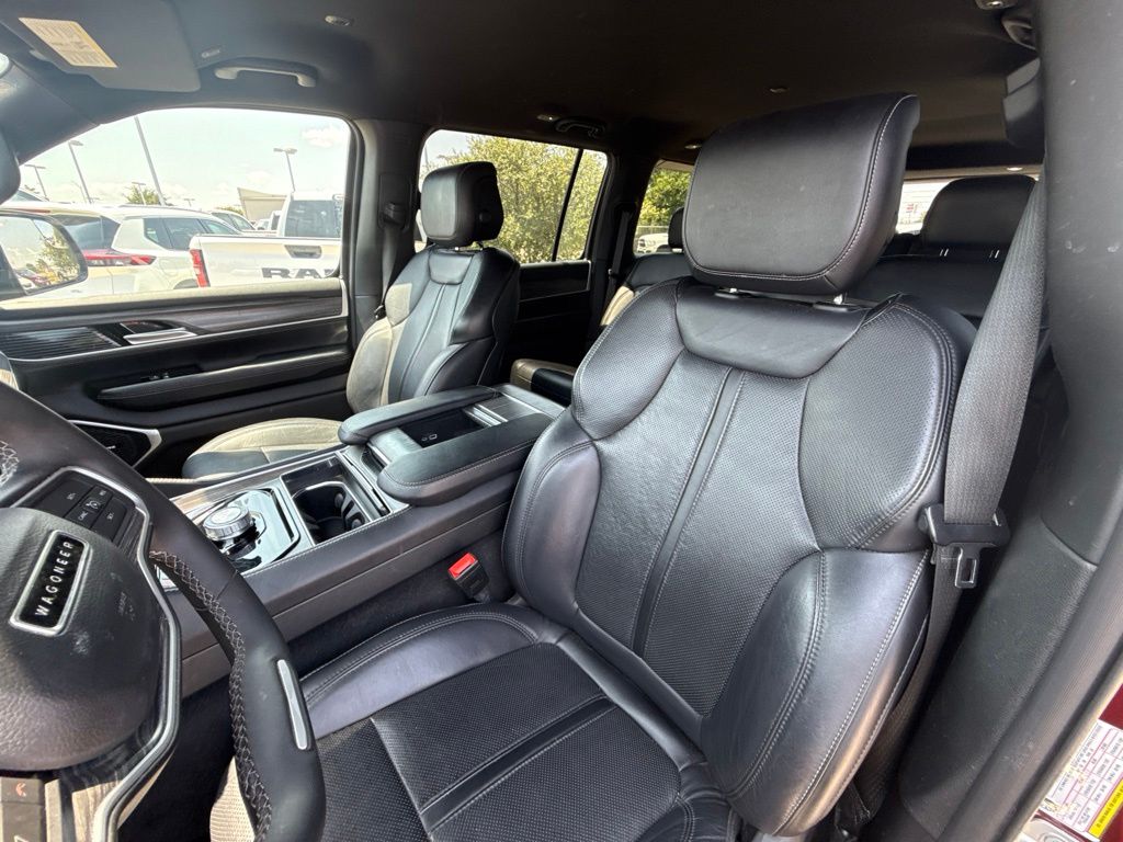 Thumbnail: 2024 Jeep Wagoneer - 9