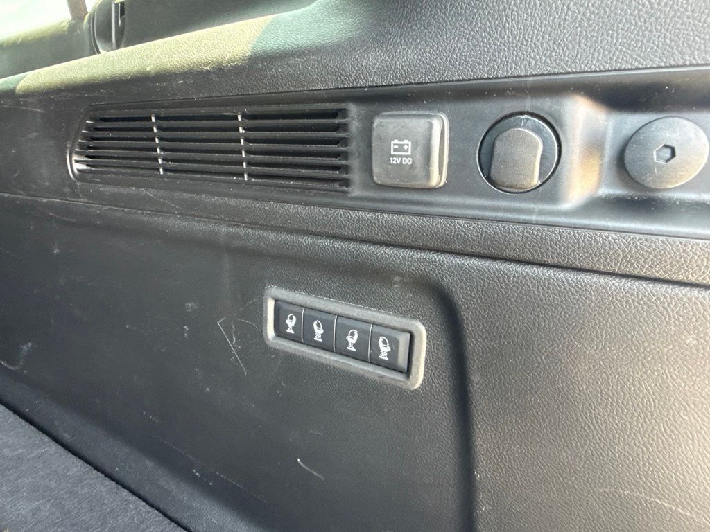 Thumbnail: 2024 Jeep Wagoneer - 14