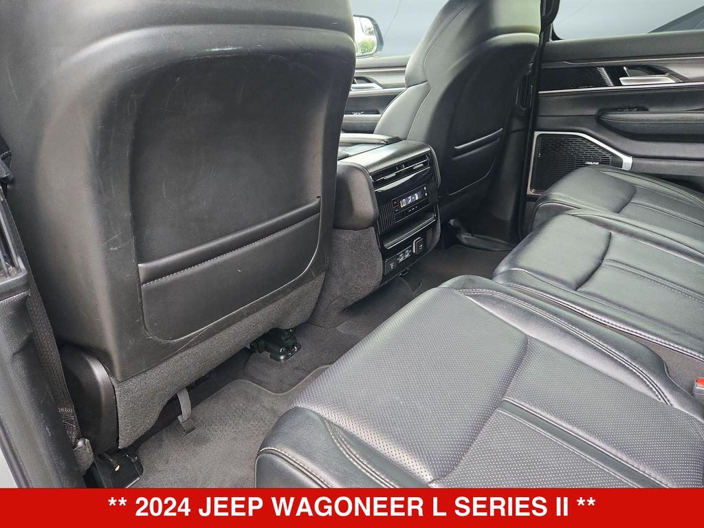Thumbnail: 2024 Jeep Wagoneer - 13