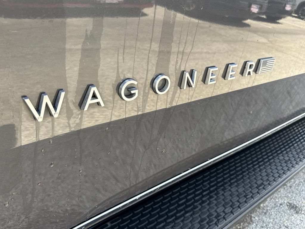 Thumbnail: 2024 Jeep Wagoneer - 7