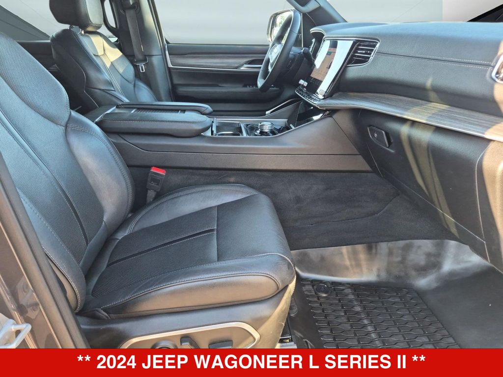 Thumbnail: 2024 Jeep Wagoneer - 12