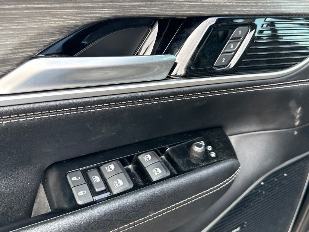 Thumbnail: 2024 Jeep Wagoneer - 19