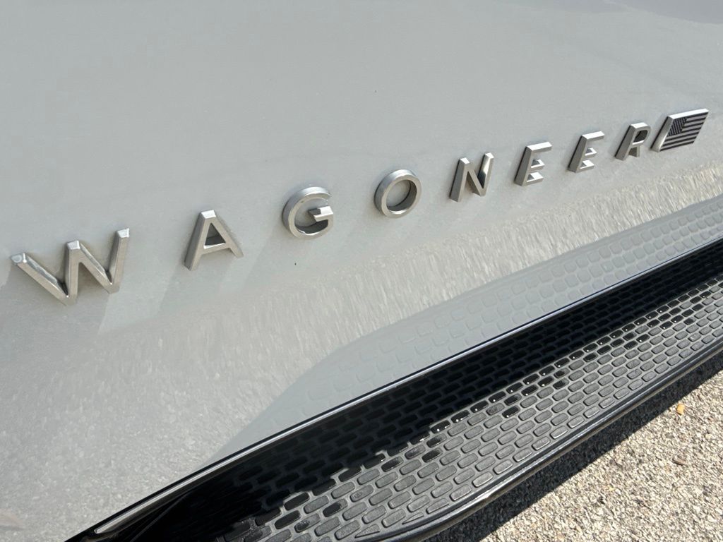 Thumbnail: 2024 Jeep Wagoneer - 7