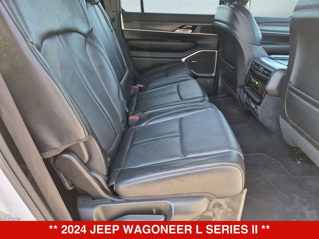 Thumbnail: 2024 Jeep Wagoneer - 25