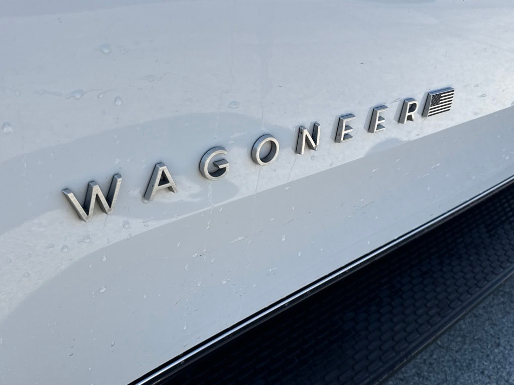 Thumbnail: 2024 Jeep Wagoneer - 7