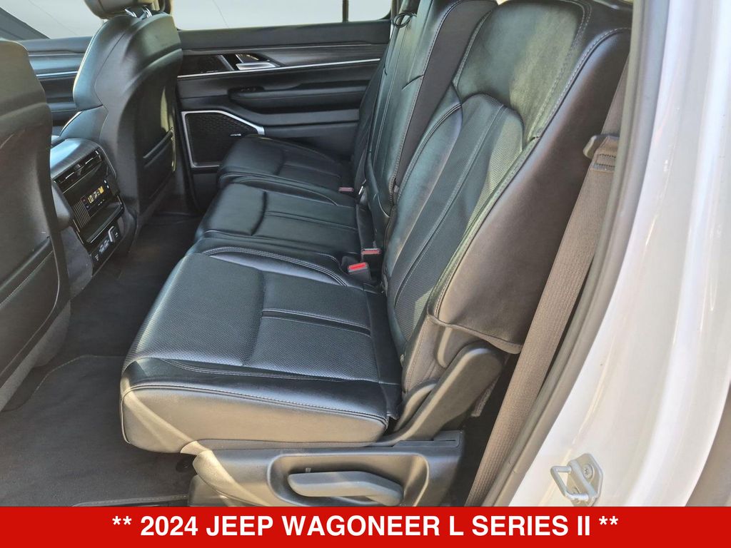 Thumbnail: 2024 Jeep Wagoneer - 23