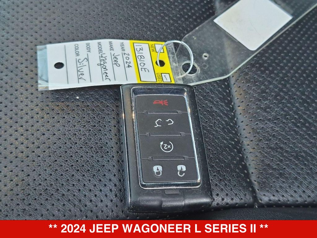 Thumbnail: 2024 Jeep Wagoneer - 17