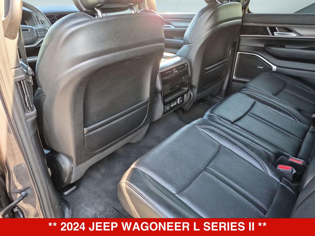 Thumbnail: 2024 Jeep Wagoneer - 13