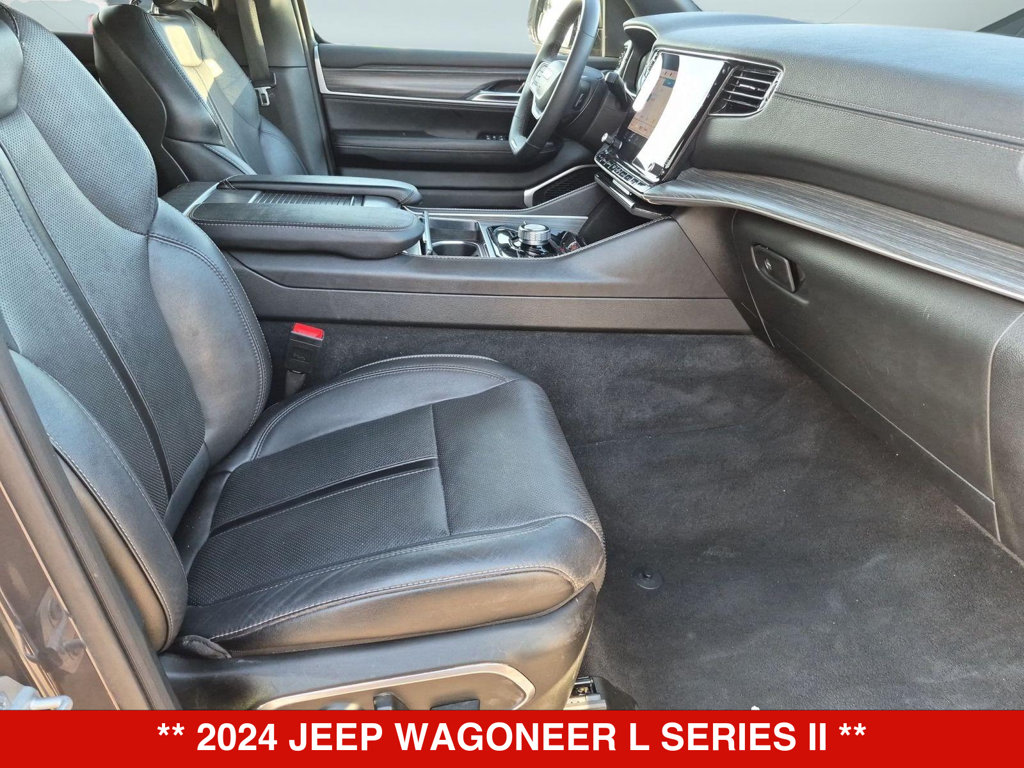 Thumbnail: 2024 Jeep Wagoneer - 25