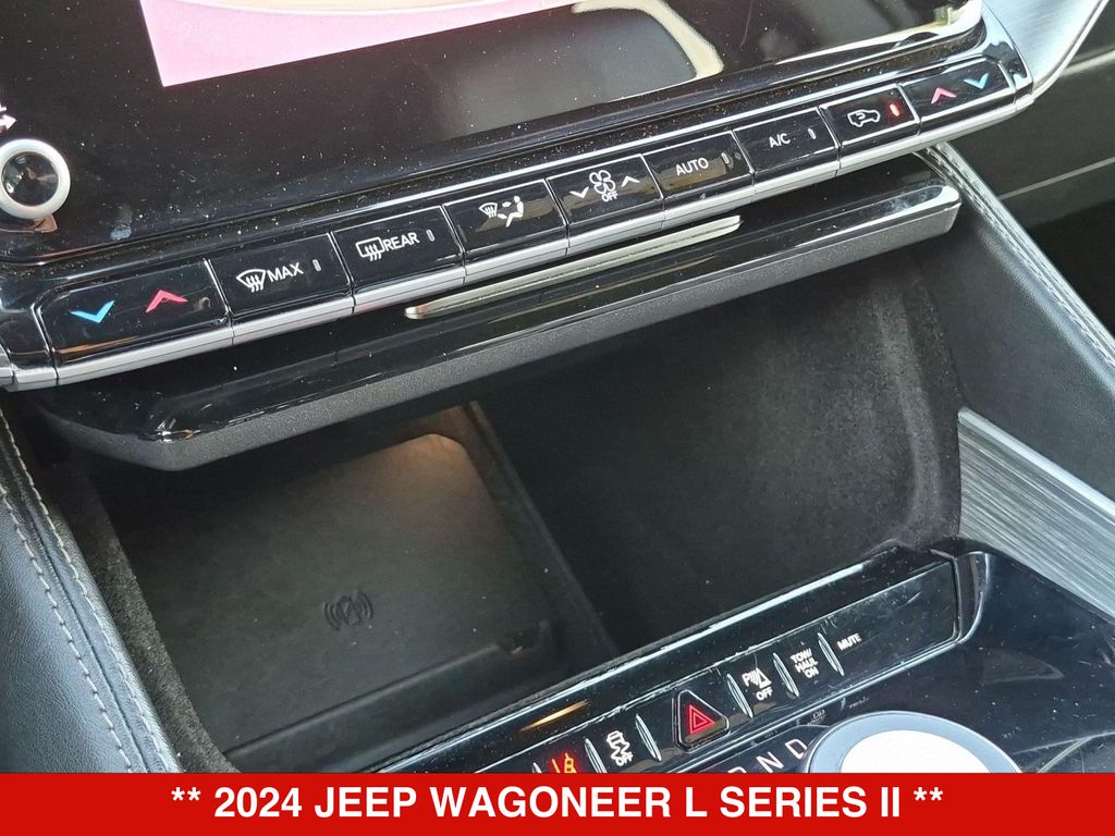 Thumbnail: 2024 Jeep Wagoneer - 32