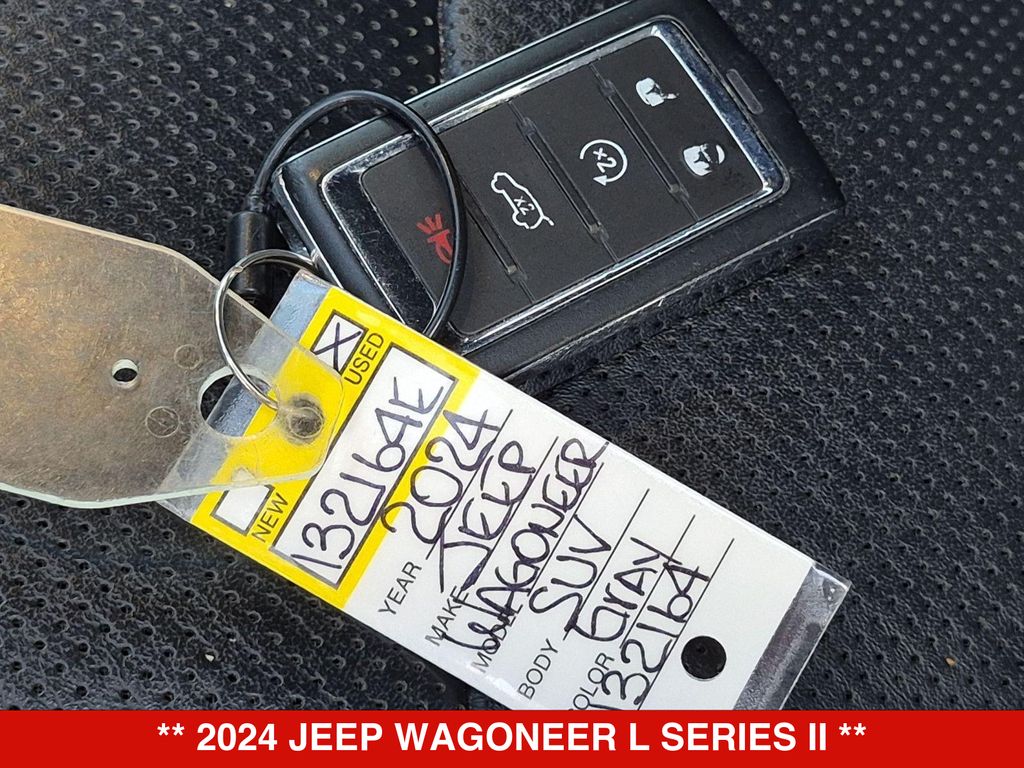 Thumbnail: 2024 Jeep Wagoneer - 17