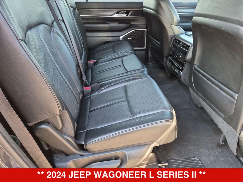 Thumbnail: 2024 Jeep Wagoneer - 12