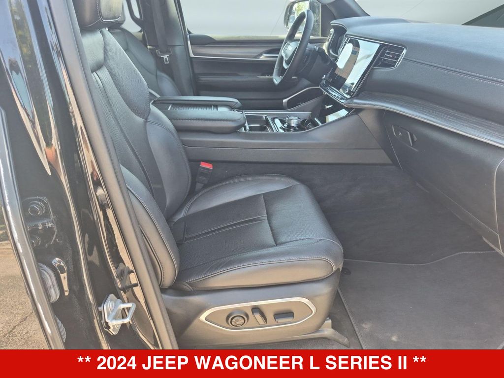 Thumbnail: 2024 Jeep Wagoneer - 11