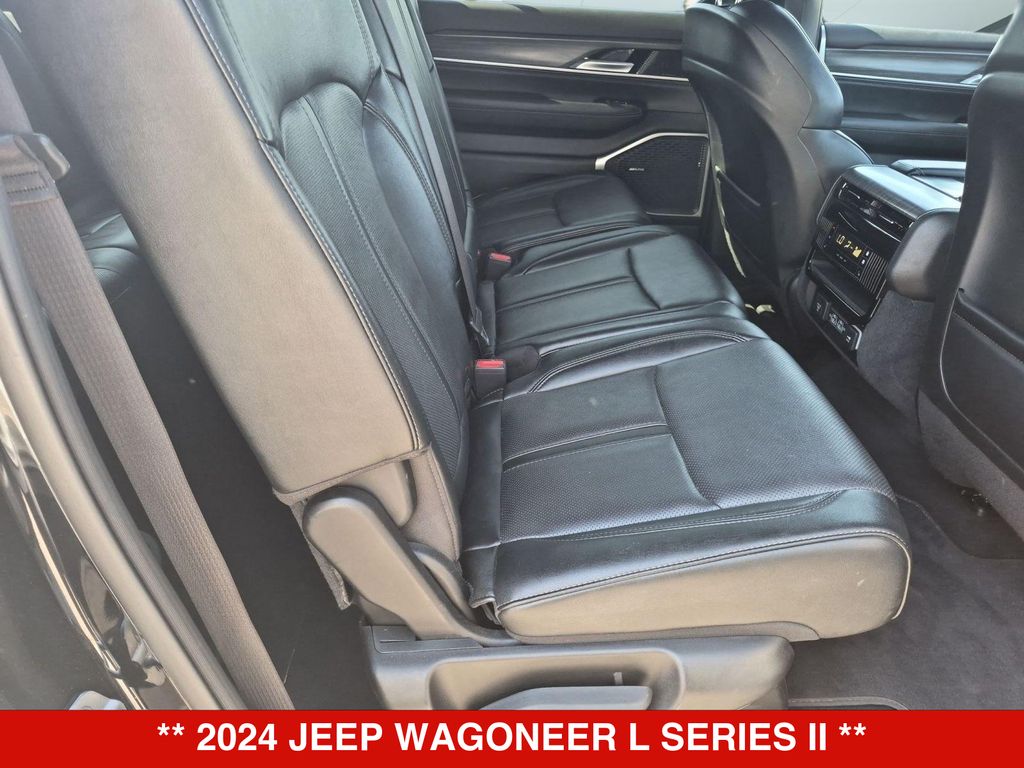 Thumbnail: 2024 Jeep Wagoneer - 25