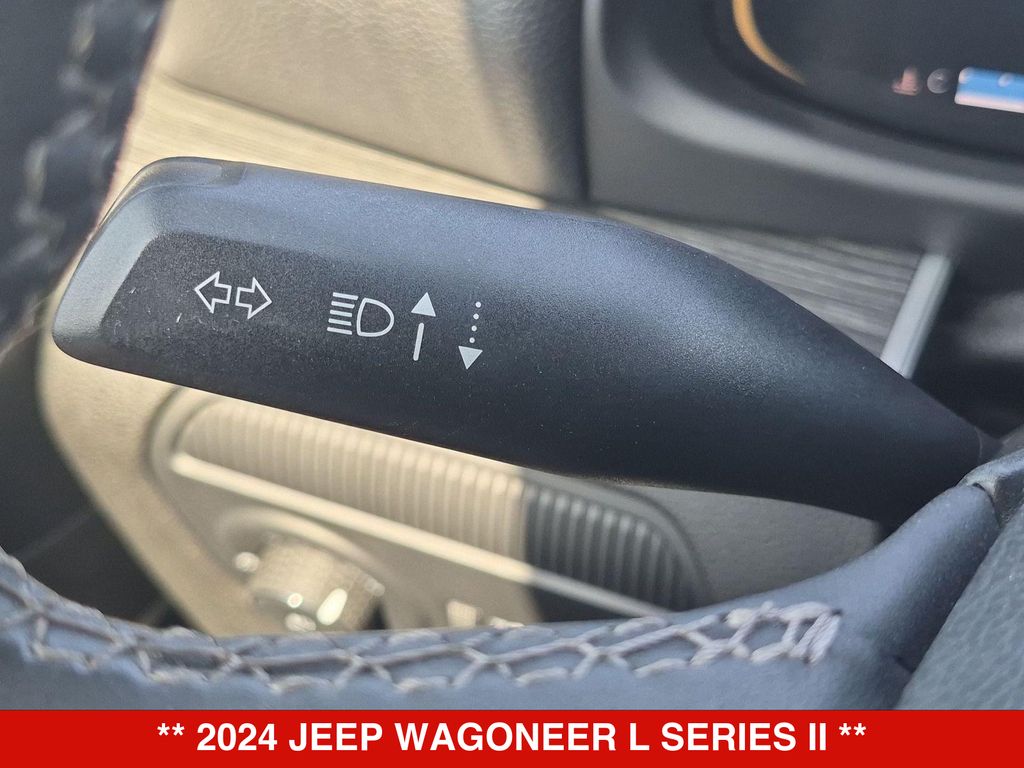 Thumbnail: 2024 Jeep Wagoneer - 28